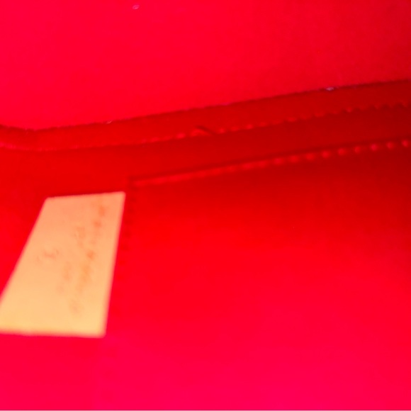 Louis Vuitton Vernis Alma BB Red - Picture 3 of 11